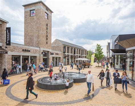 designer outlet roosendaal directory